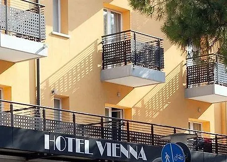 维也纳酒店 酒店