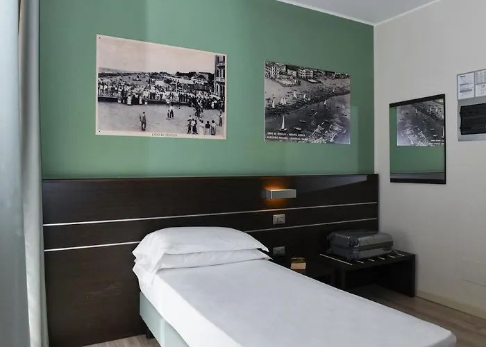 Vienna Hotel 3*