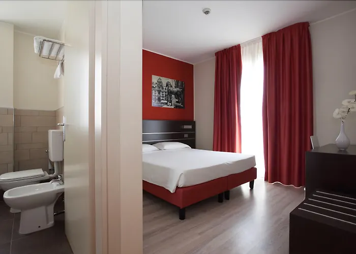 Vienna Hotel 3*
