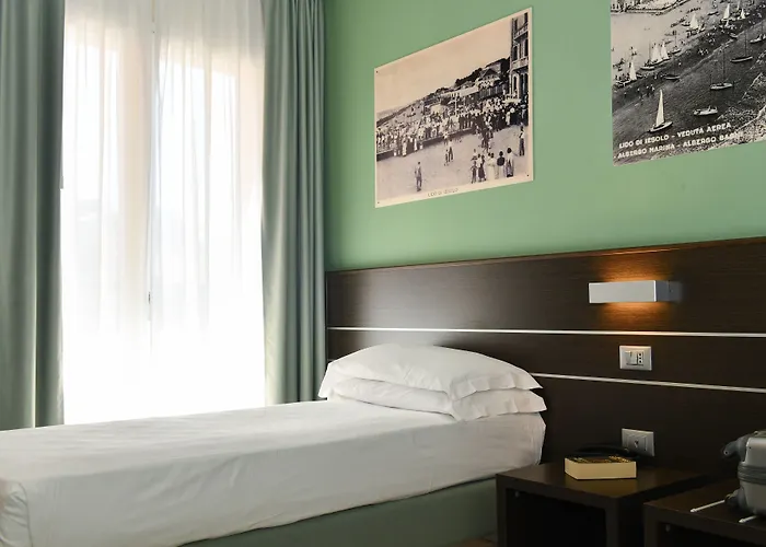 Vienna Hotel 3*
