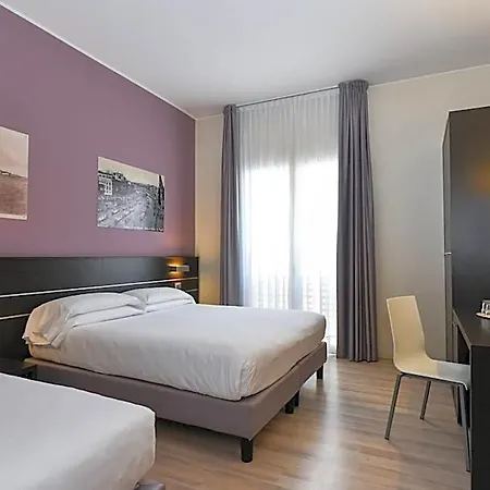 Vienna Hotel 3*
