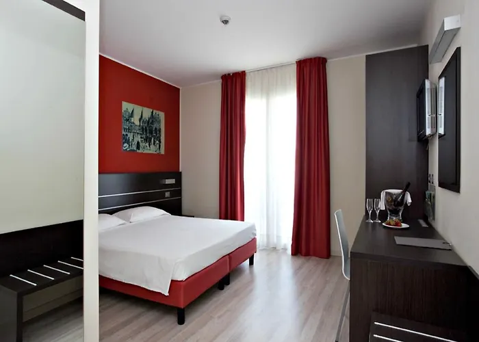 Vienna Hotel 3*